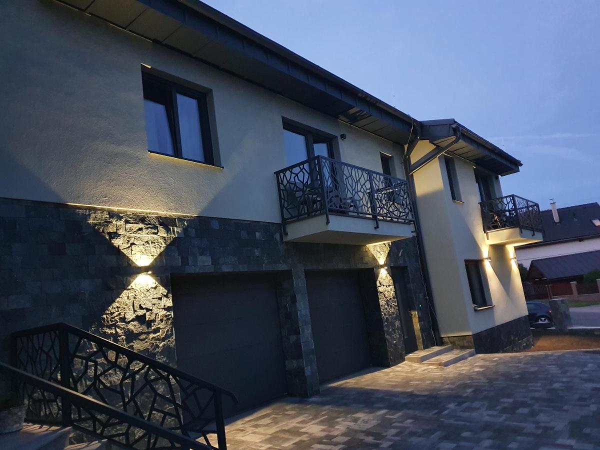 Apartmány Zaky Vrbov Esterno foto